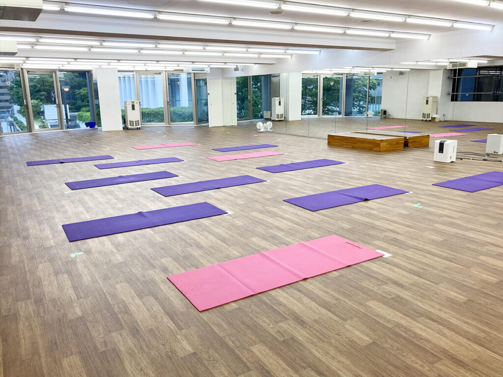 5.zen place yoga 大阪本町 HOTヨガ